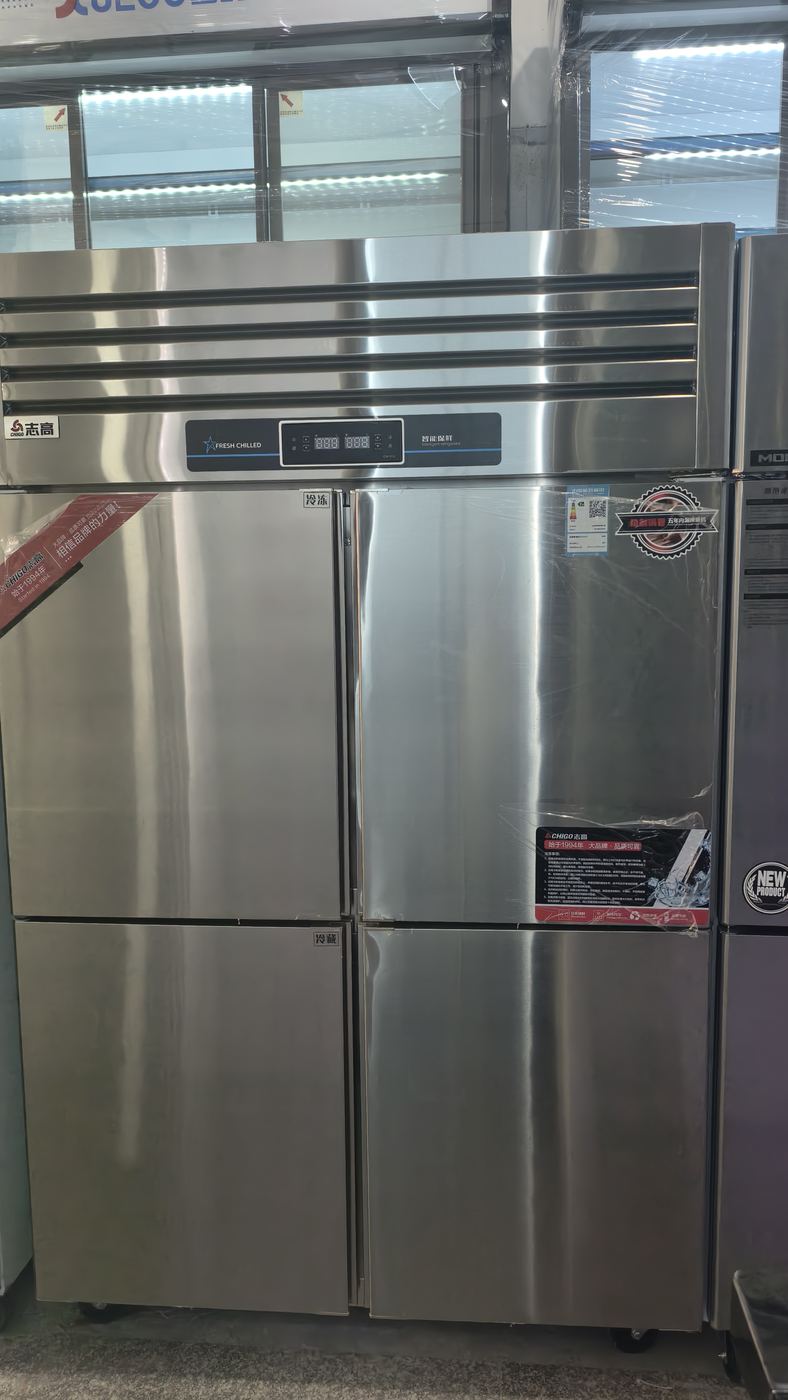 超鸿制冷商用厨具四门商用冰箱实拍