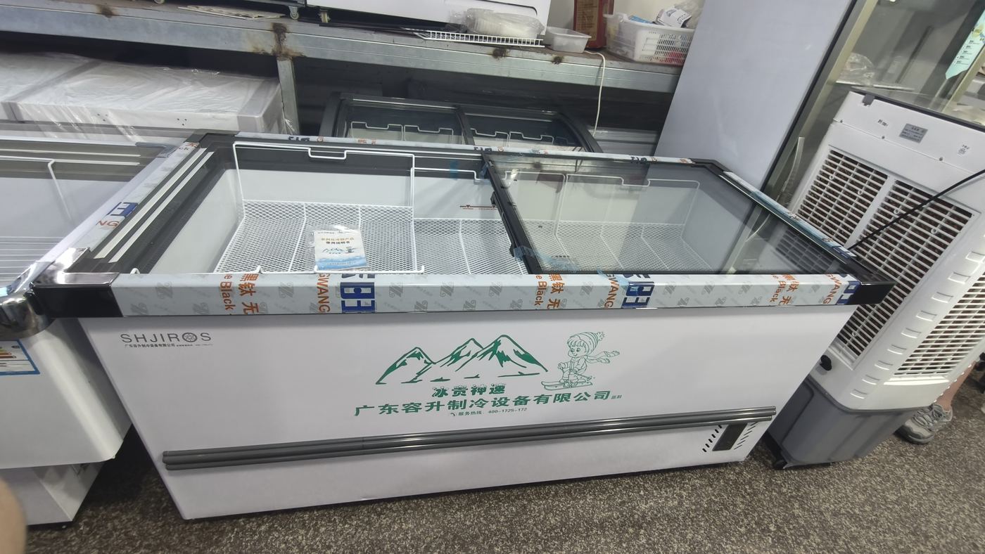 超鸿制冷商用厨具深岛柜实拍